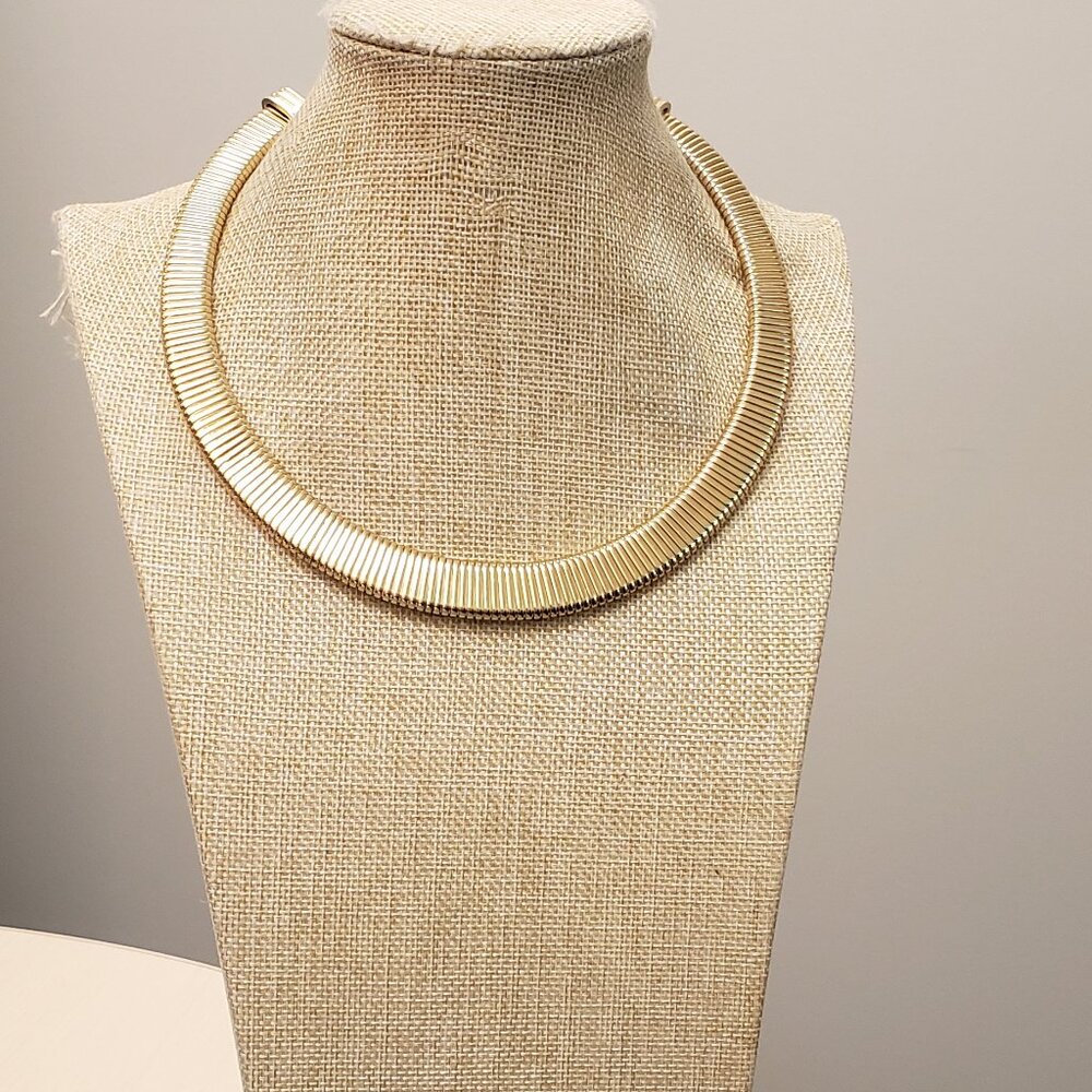 RMN, NWOT, signed gold tone ribbed choker thick fashion necklace